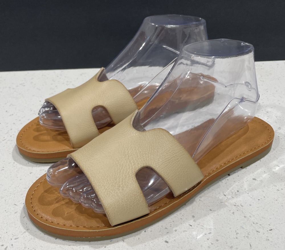 KOLILI Flat Slide Fashion Sandals Faux Leather Beige Size 7 NEW Without Tags